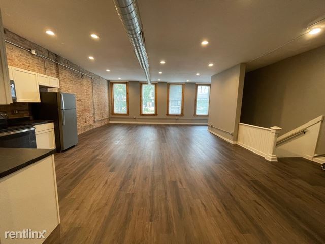Building Photo - 5 br, 4 bath Townhome - 218 E Washington S...