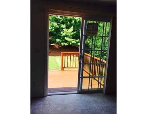 Foto del edificio - 223 Captain Eames Cir