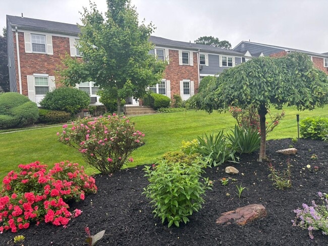 Foto del edificio - 51 Doxbury Ln