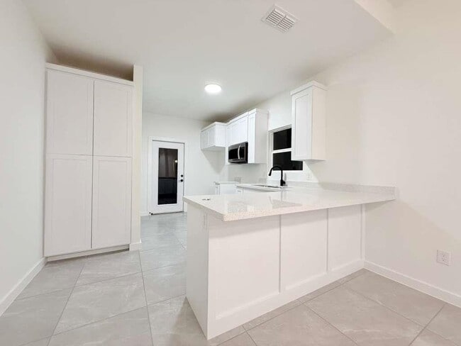 Foto del edificio - 3431 Lopez