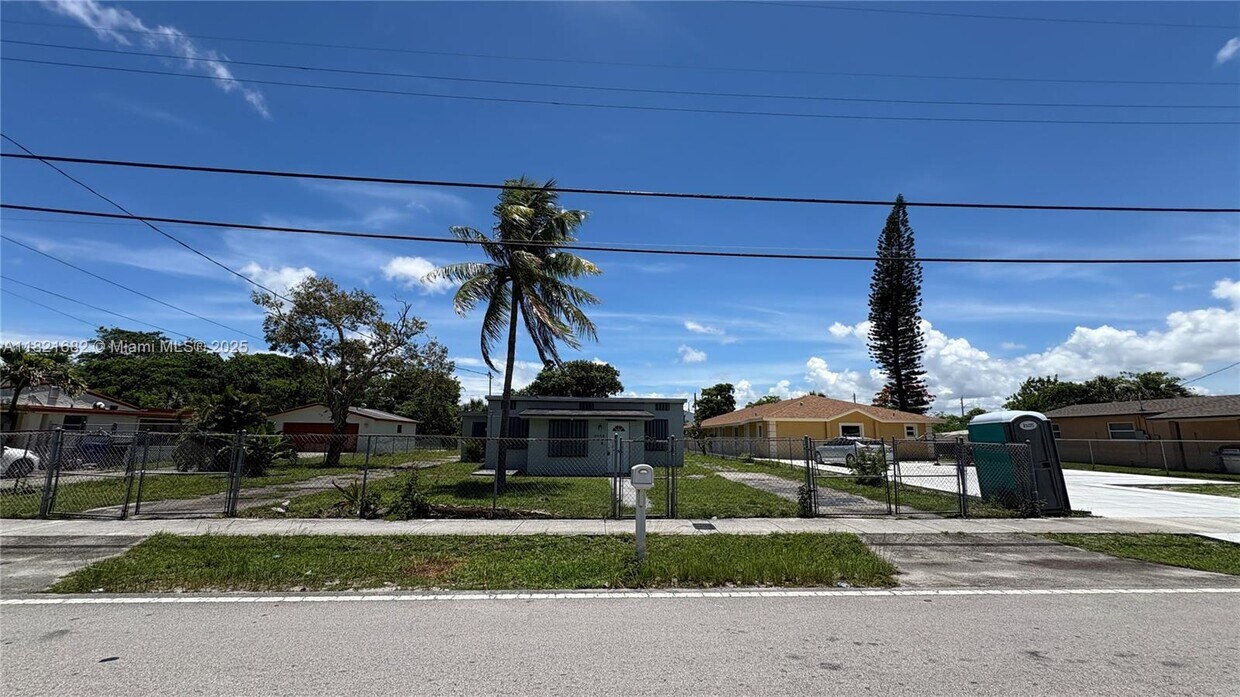 Foto principal - 2432 NW 20th St