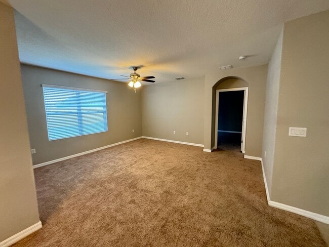 Foto del edificio - Beautiful 4 Bedroom 2 Bathroom Home in Bartow!