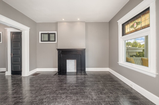 Photo - 2006 Breen St House