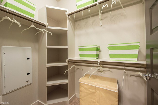 Foto del edificio - 1 br, 1 bath  - 20115 Holzwarth Rd