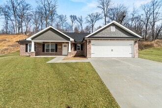 Building Photo - 1900 Williamsburg Dr