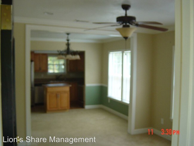 Building Photo - 2 br, 1 bath House - 825 Tucker St.