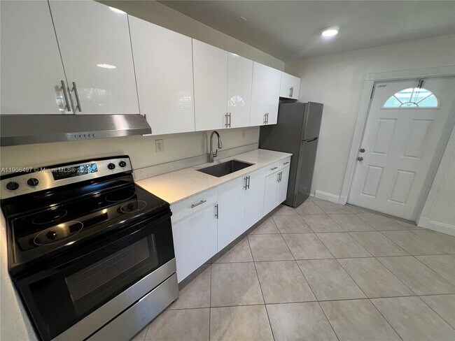 Foto del edificio - 5835 Taylor St