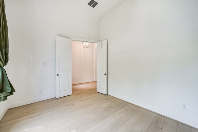 Foto del edificio - 16911 Lupine Mdw Ln