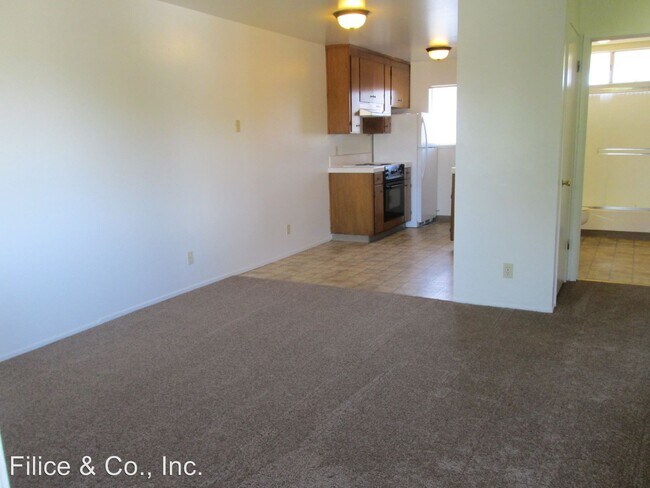Building Photo - 8246 Kelton Dr