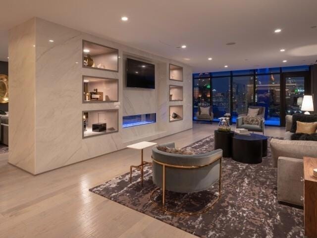 Photo - 1400 W Peachtree St NW House