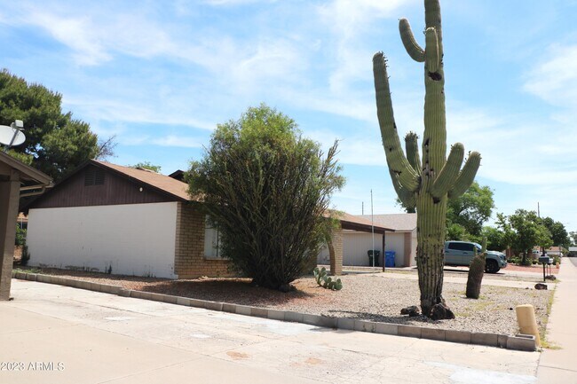 Building Photo - 3544 W Charleston Ave