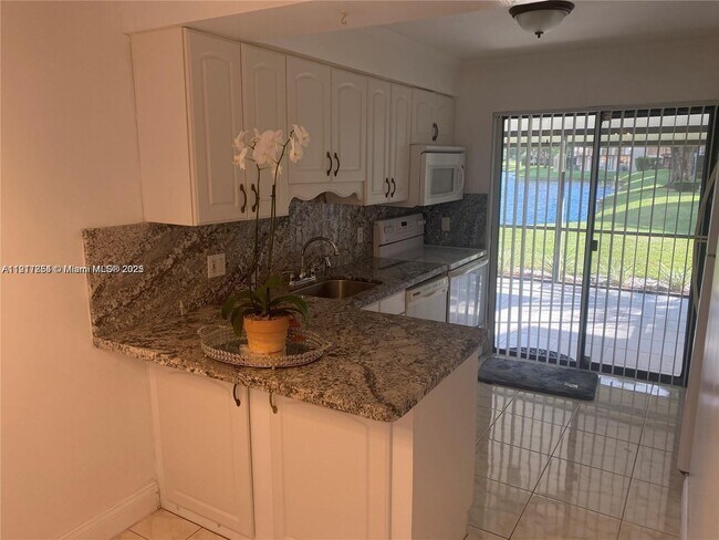 Foto del edificio - 200 Wimbledon Lakes Dr