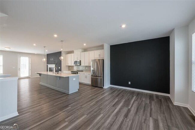Foto del edificio - 381 Skylar Way SE