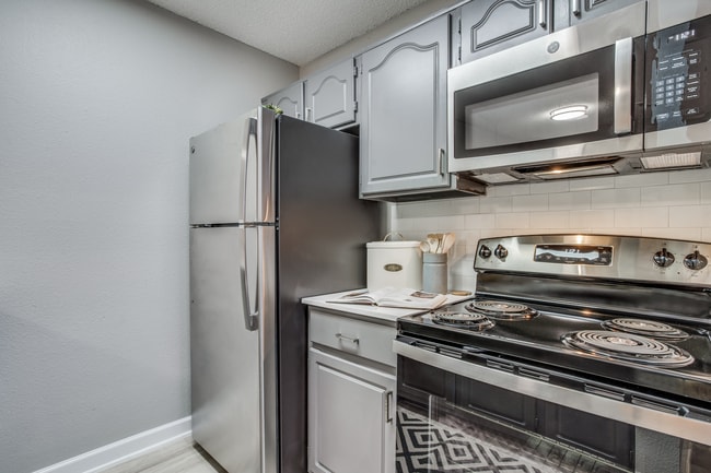 Photo - Evaline Apartments