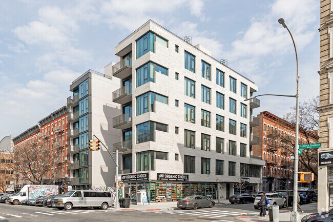 Building Photo - Park Row Harlem