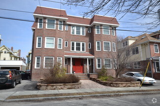 Building Photo - 132 Elton St