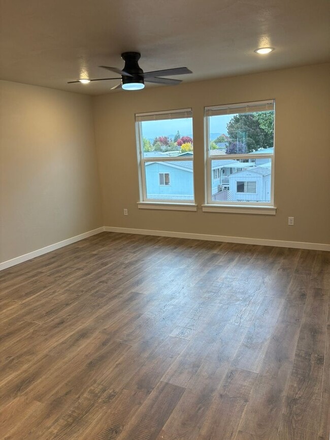 Foto del edificio - 7861 Houston Lp