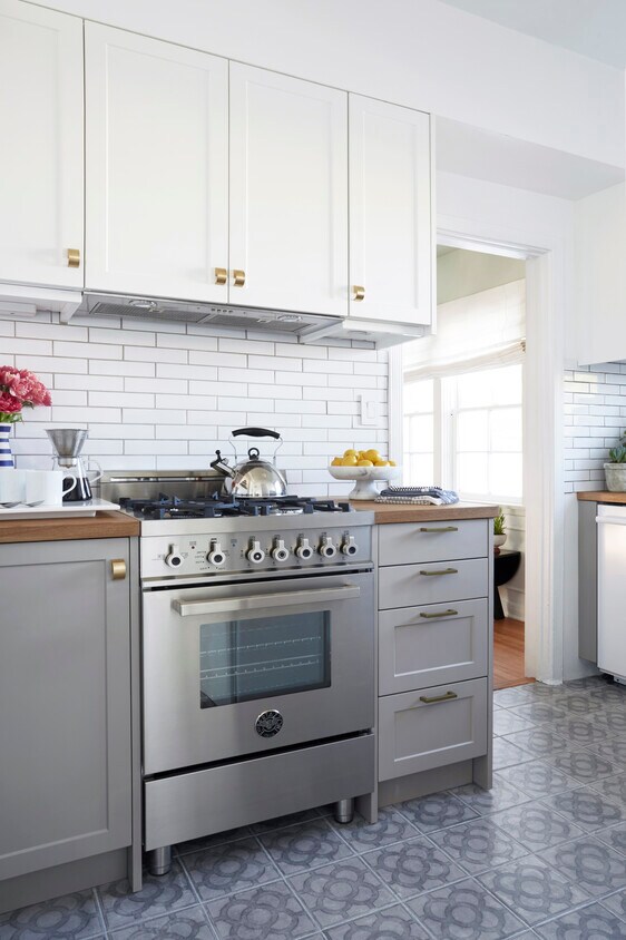 kitchen - 1234 N Crescent Heights Blvd