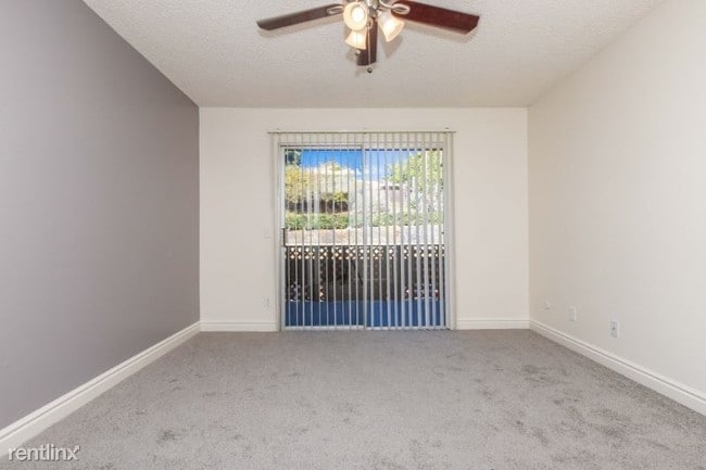 Building Photo - 2 br, 2 bath Apartment - 1100 Meadow Lake Dr