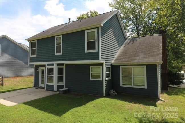 Foto del edificio - 7130 Lanark Ct