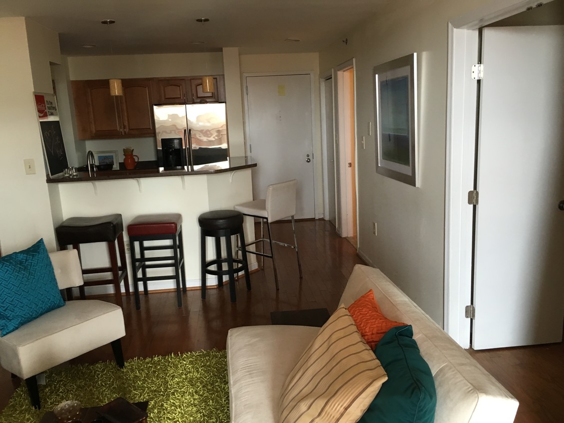 Foto principal - 1230 23rd St NW