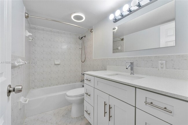 Foto del edificio - 7205 Miami Lakes Dr