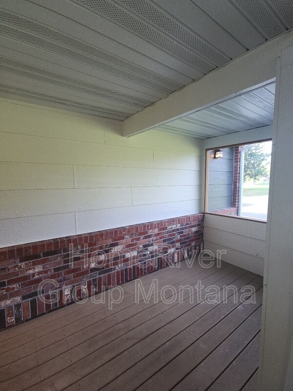 Building Photo - 5292 White Cloud Dr