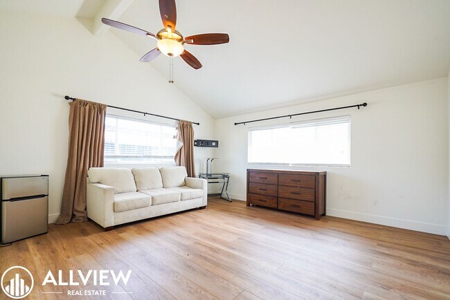Foto del edificio - 410 Clubhouse Avenue
