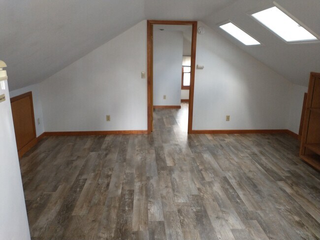 Building Photo - 127 N 4th St