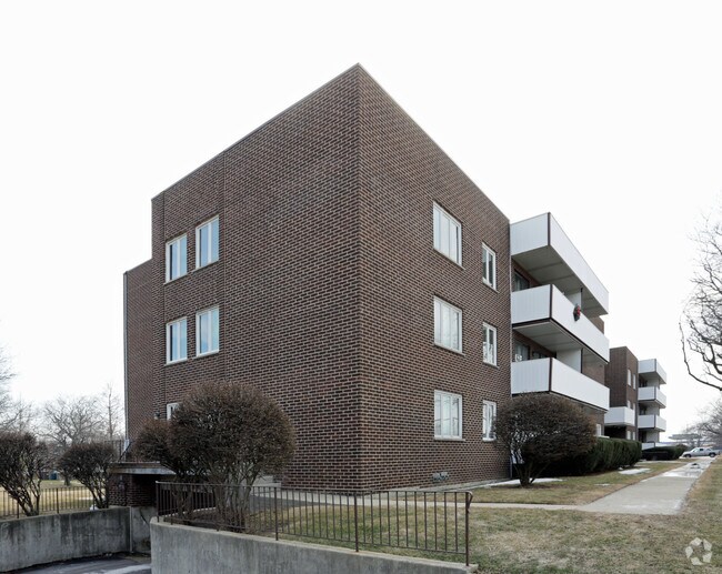 Building Photo - 150 E Grand Ave