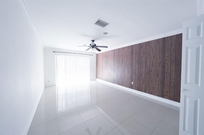 Foto del edificio - 7327 Pepper Pike Dr