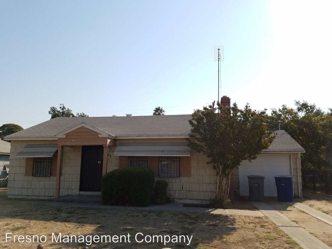 Primary Photo - 313 S Recreation Ave