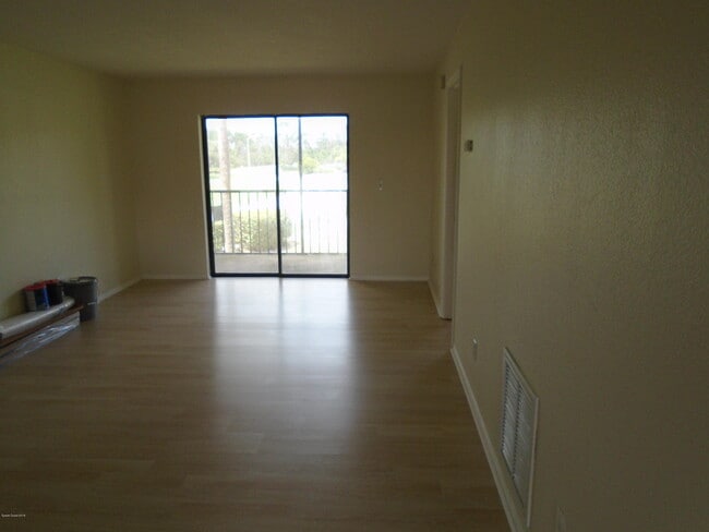 Building Photo - 1606 University Ln