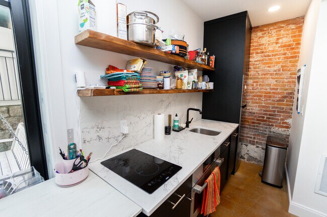 Foto del edificio - 452 W 4th St