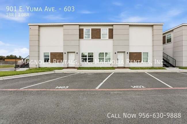 Building Photo - 901 E Yuma Ave