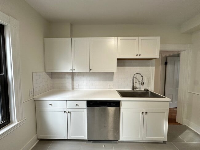 Foto del edificio - 173 Everett St