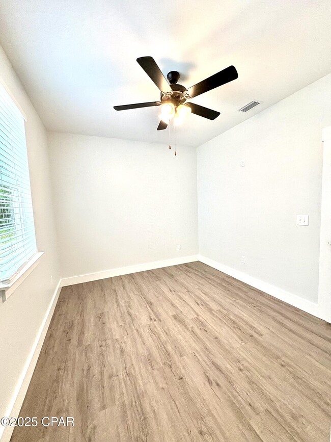 Foto del edificio - 2328 E 19th Pl