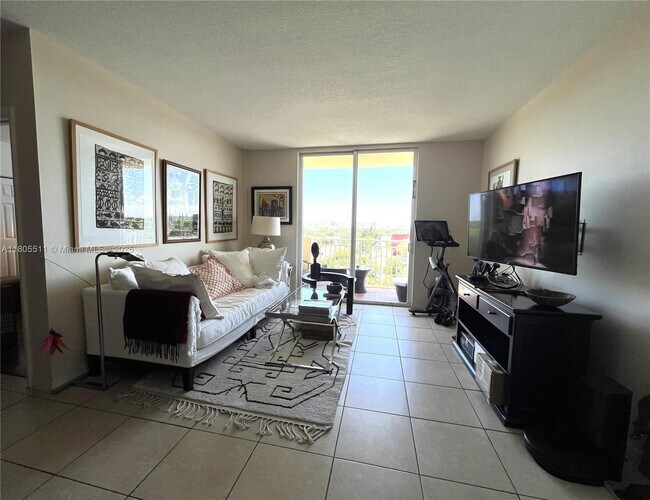Foto del edificio - 215 SW 42nd Ave