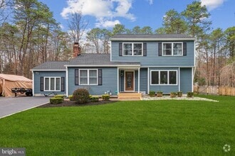 Building Photo - 217 Falls Ct