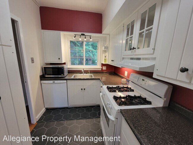 Building Photo - 2 br, 1 bath House - 3472 Gunston Road