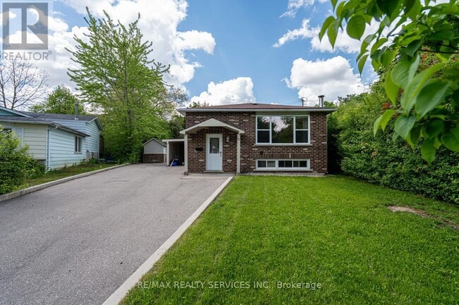 Building Photo - 71 Helene Crescent