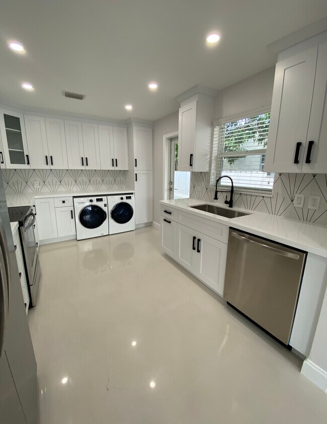 Foto del edificio - 3040 SW 16th Ter