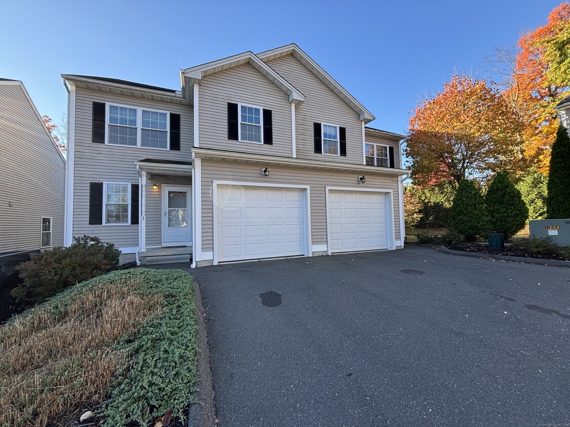 Foto principal - 589 Stafford Ave