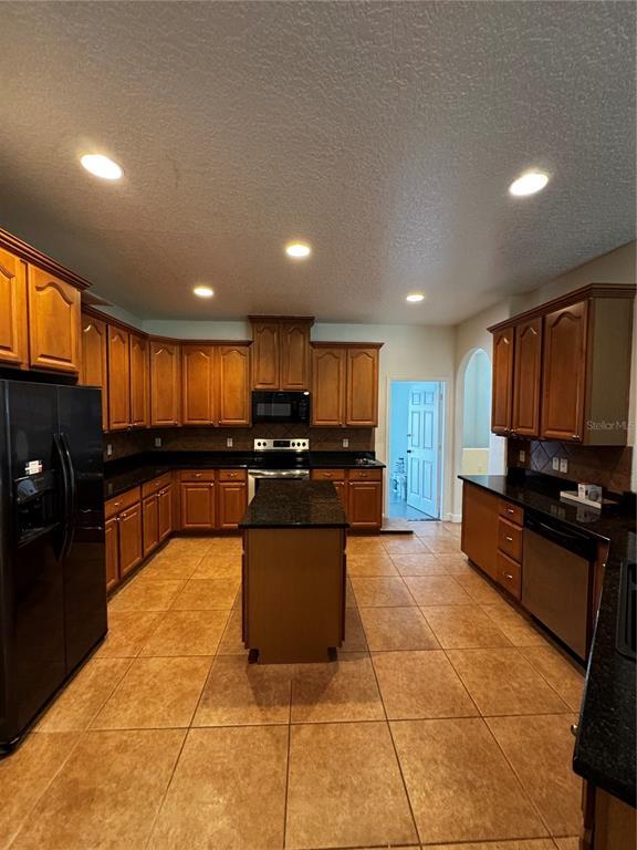 Building Photo - 16330 Birchwood Way
