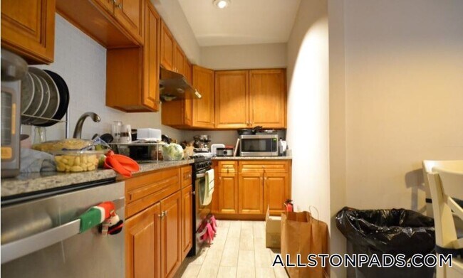 Foto del edificio - 115 Glenville Ave