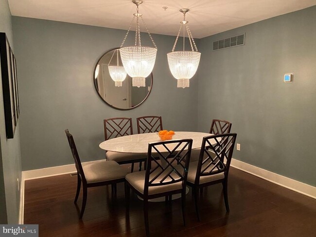 Foto del edificio - 805 Rosehill Dr