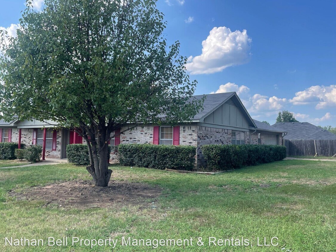Primary Photo - 3 br, 2 bath House - 2715 Ridgeview Rd