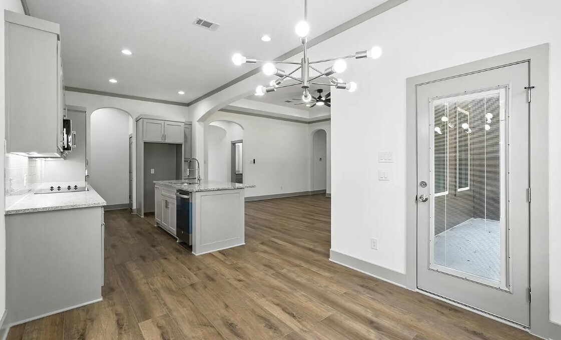 Photo - 716 Oak Creek Dr (Hutchins, TX)