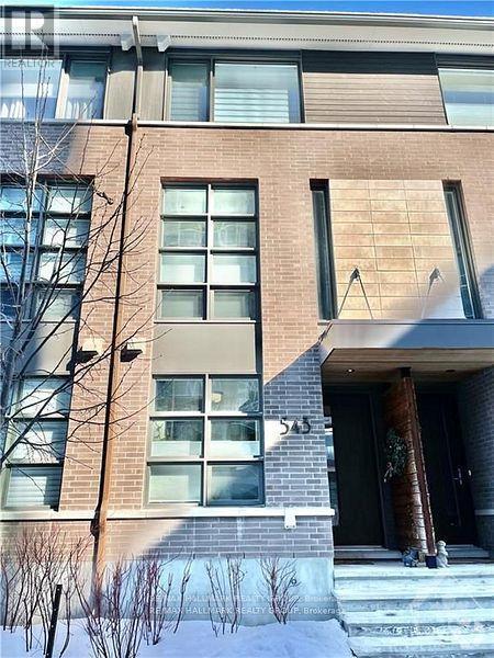Building Photo - 543 De Mazenod Ave