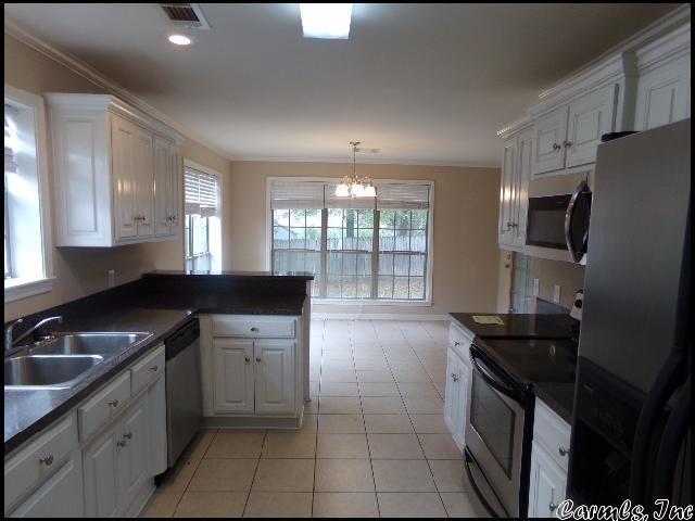 Foto del edificio - 303 Hidden Meadows Dr